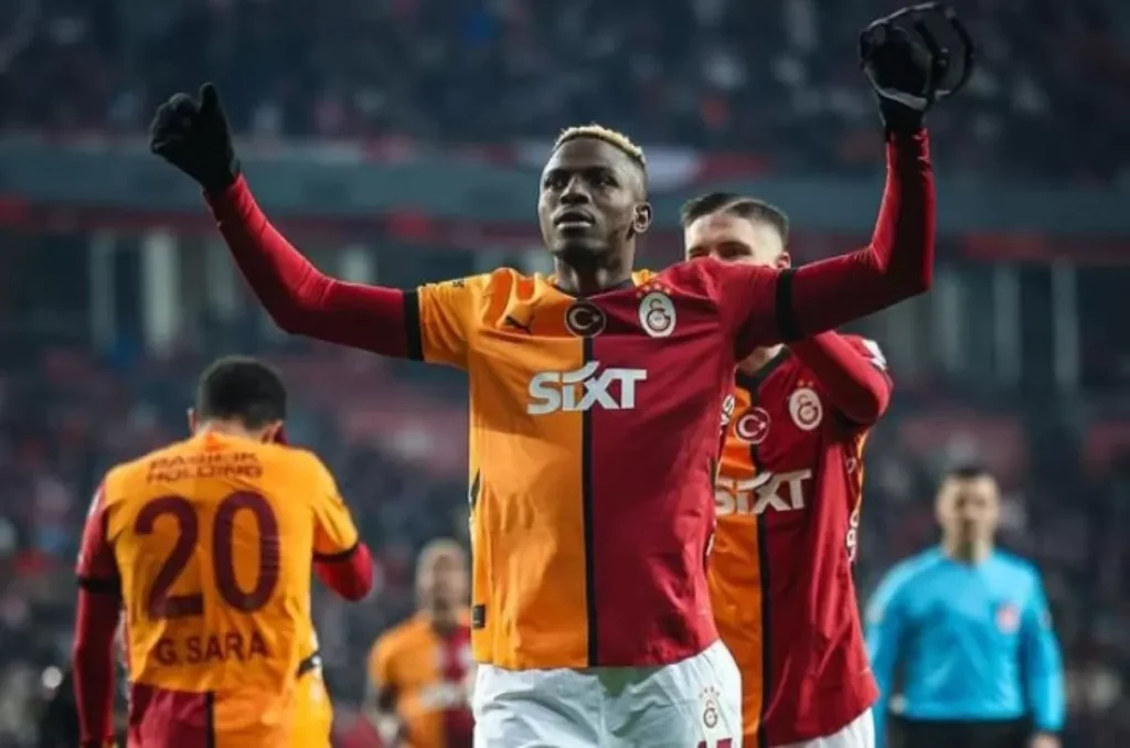 Fabrizio Romano Shuts Down Rumors: No Victor Osimhen to Manchester United Deal Yet