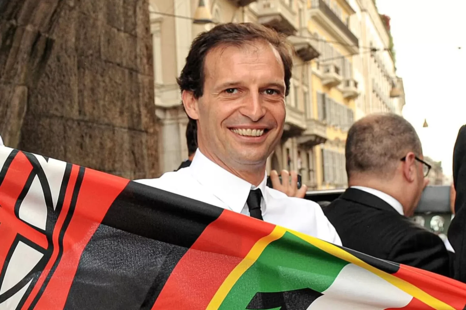 Allegri Officially Coaches AC Milan: Support and Hope Flood Social Media