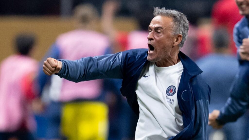UEFA fines PSG 100,000 euros!