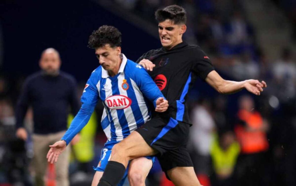 Barcelona Faces Ongoing Challenges in Registering Players