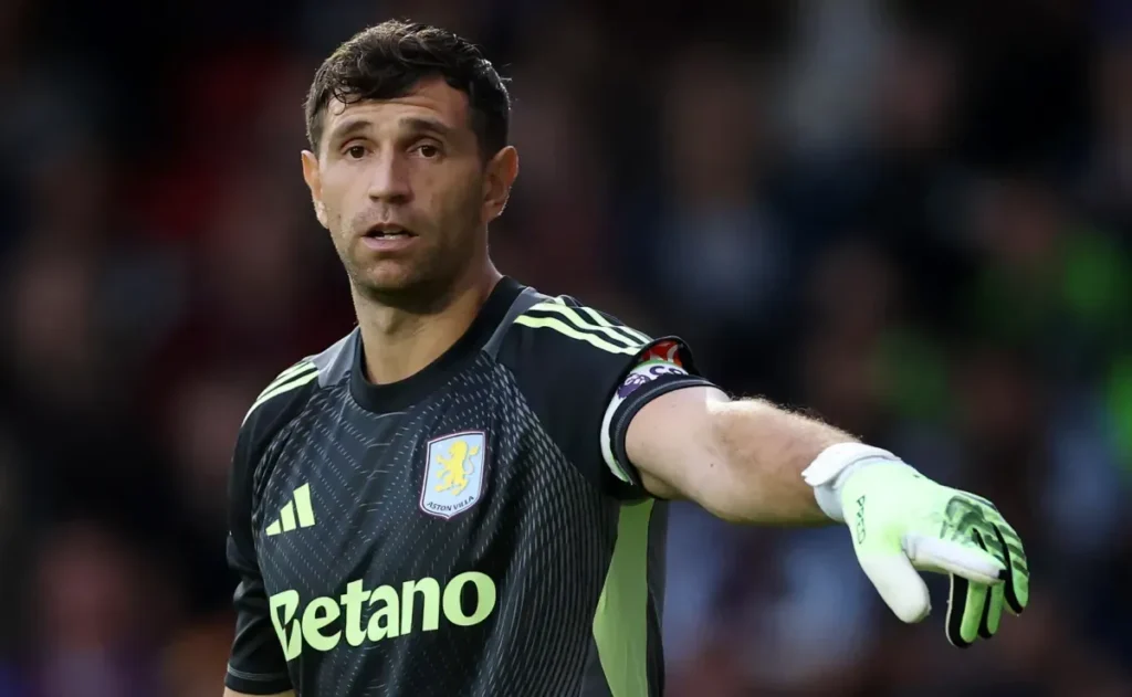 Emiliano Martinez May Join Champions League Team After Manchester United’s Disinterest
