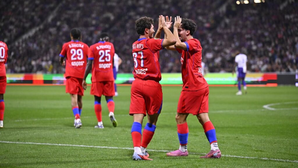 João Neves Shines with Two Stunning Bicycle Kicks Against Toulouse João Neves Shines with Two Stunning Bicycle Kicks Against Toulouse