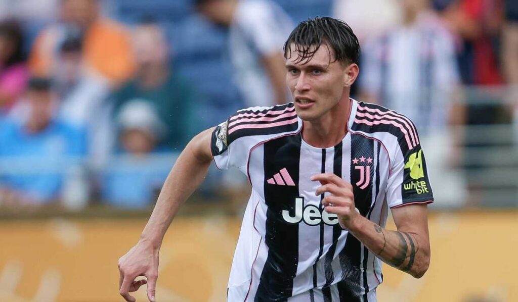 Juve Rejects Savona Bid; Arthur Returns Home