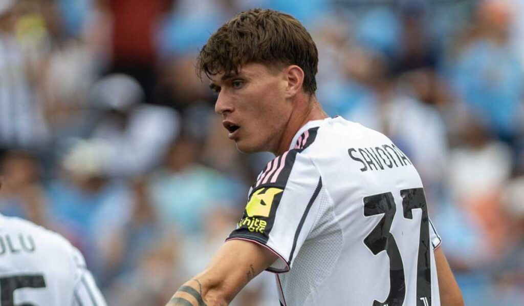 Juventus Sells Savona; Vlahovic Stays