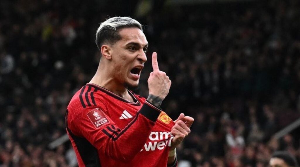 Manchester United's £1.7 Trillion Flop Finally Leaves: Find Out Where He's Headed!