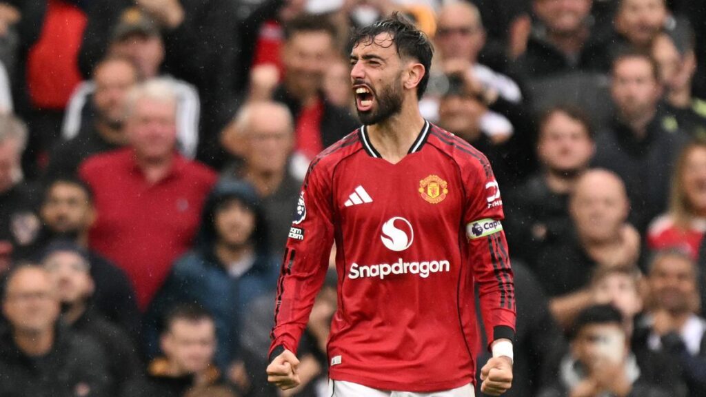 Premier League 2025-26: Fernandes Secures First Win for United with Late Penalty