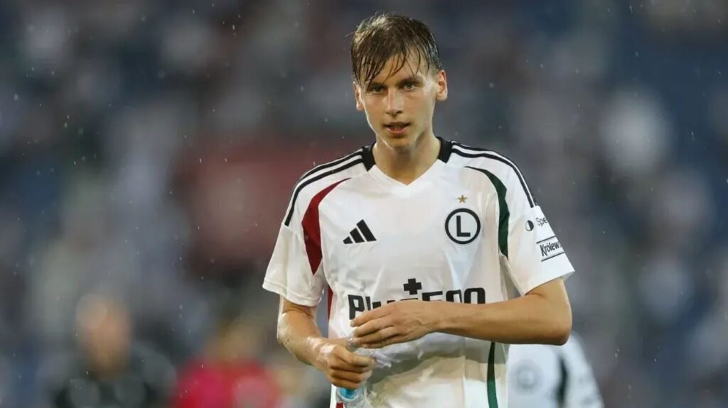 Roma Sign Polish Midfielder Ziolkowski