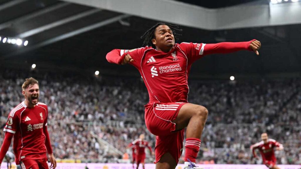 Rio Ngumoha scores dramatic debut goal as Liverpool beat Newcastle 3-2