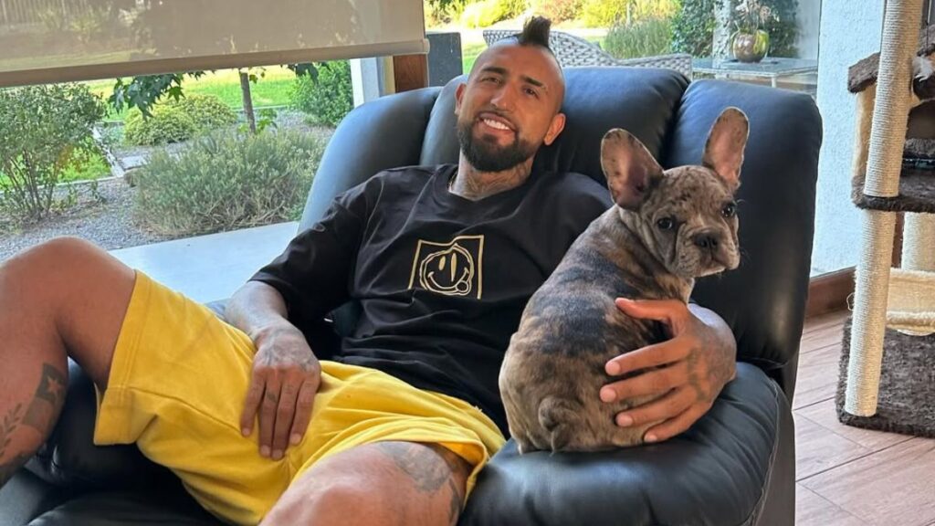 Arturo Vidal Enjoys Quality Time at Home with His Dogs Arturo Vidal Enjoys Quality Time at Home with His Dogs