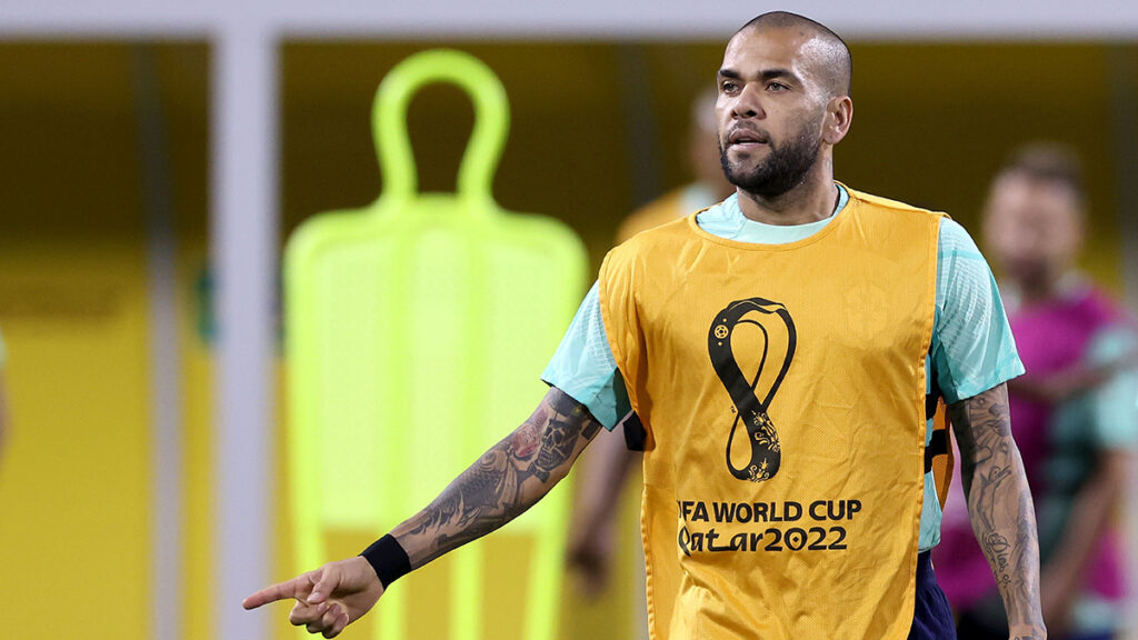 Dani Alves Ordered to Compensate Former Club for Mistakes Dani Alves Ordered to Compensate Former Club for Mistakes