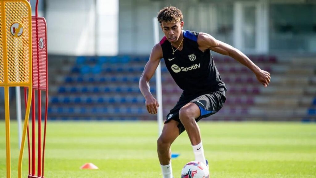 Great news for Barcelona: Lamine Yamal is back in training!
