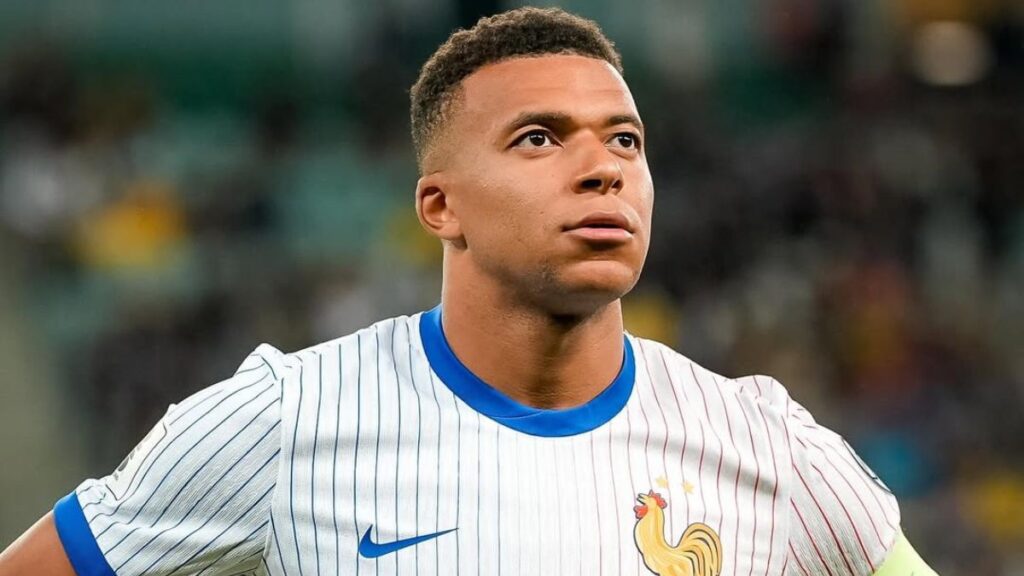 Kylian Mbappé Posts Personal Photo from Parc des Princes Before Iceland Match