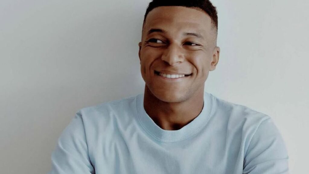 Kylian Mbappé Shares New Personal Photos from Madrid, All Smiles