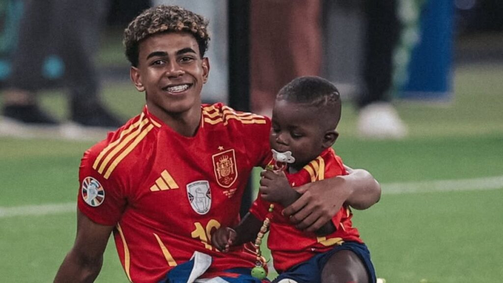 Lamine Yamal Sends Warm Birthday Wishes to His Little Brother