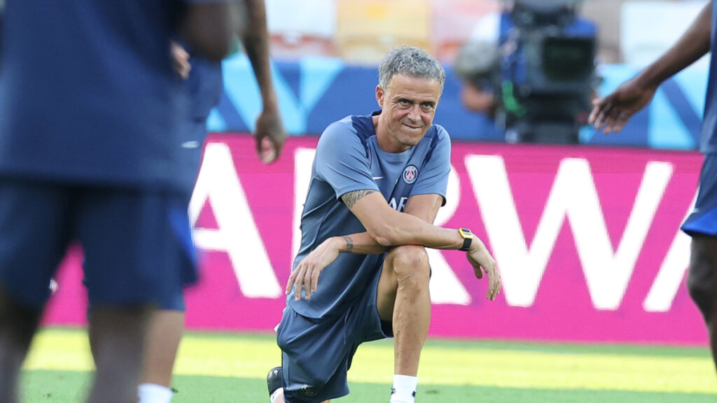 Luis Enrique Hospitalized Following Bicycle Accident