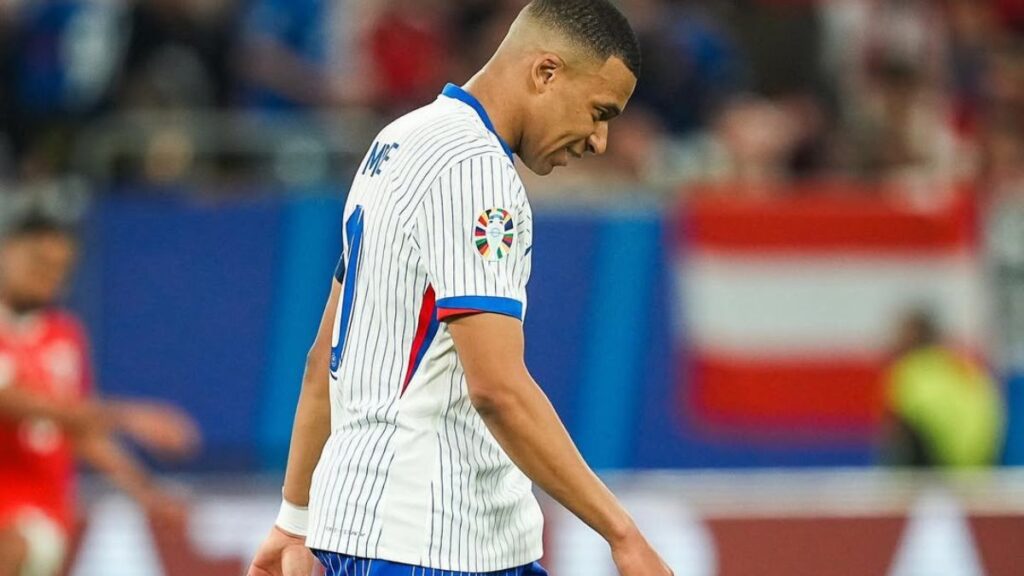 Mbappé Posts Cheerful Training Photo with France National Team