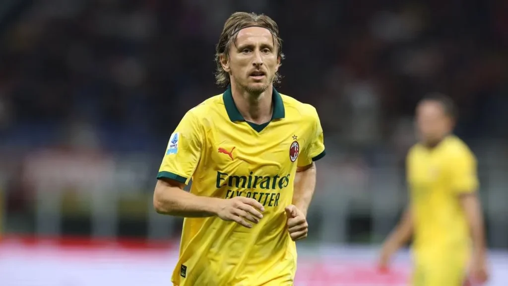 Modrić, 40, Nets His First Goal for Milan