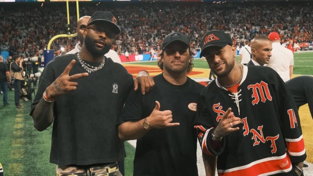 Neymar Joins Fans at NFL Game in São Paulo Between Kansas City Chiefs and Los Angeles Chargers