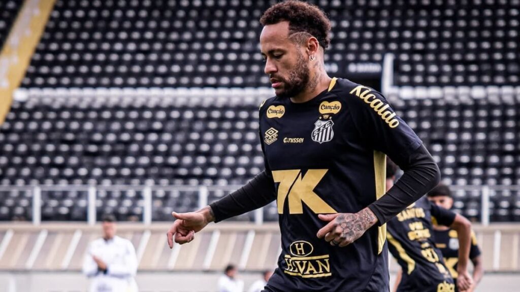 Neymar Shares Fun Poolside Moment with His Daughter