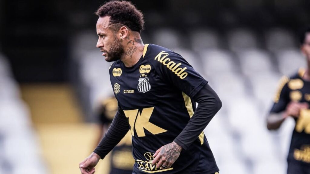 Neymar Shares New Photos from Santos Training Session
