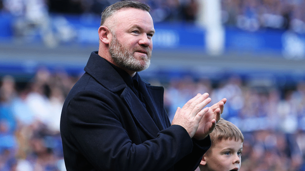Rooney Acknowledges Awkwardness Among Man United Legends When Criticizing the Club