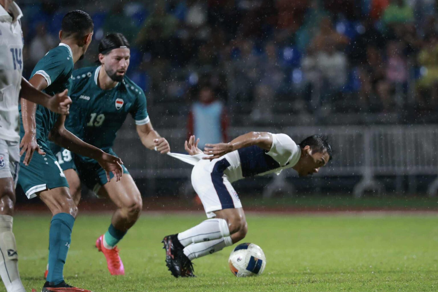 Tensions Rise as Thailand and Iraq Face Off in Heated Match