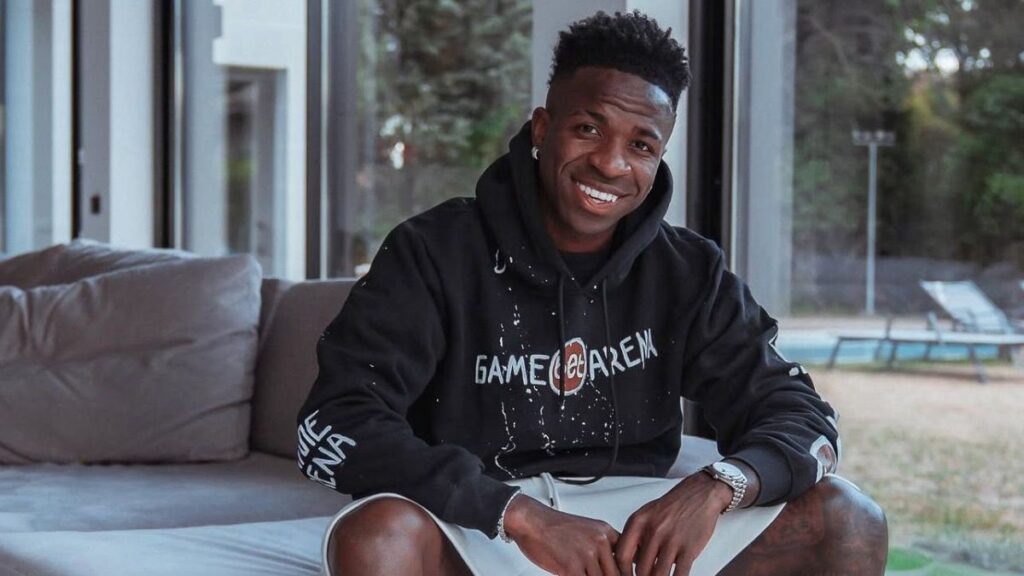 Vinicius Enjoys Time with a Mystery Girl: Who is She?