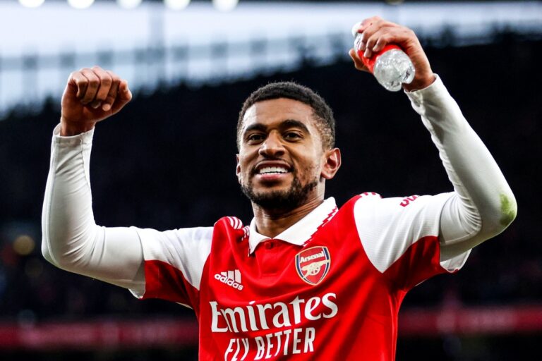 आर्सेनल के खिलाड़ी रीस नेल्सन ब्रेंटफोर्ड में शामिल