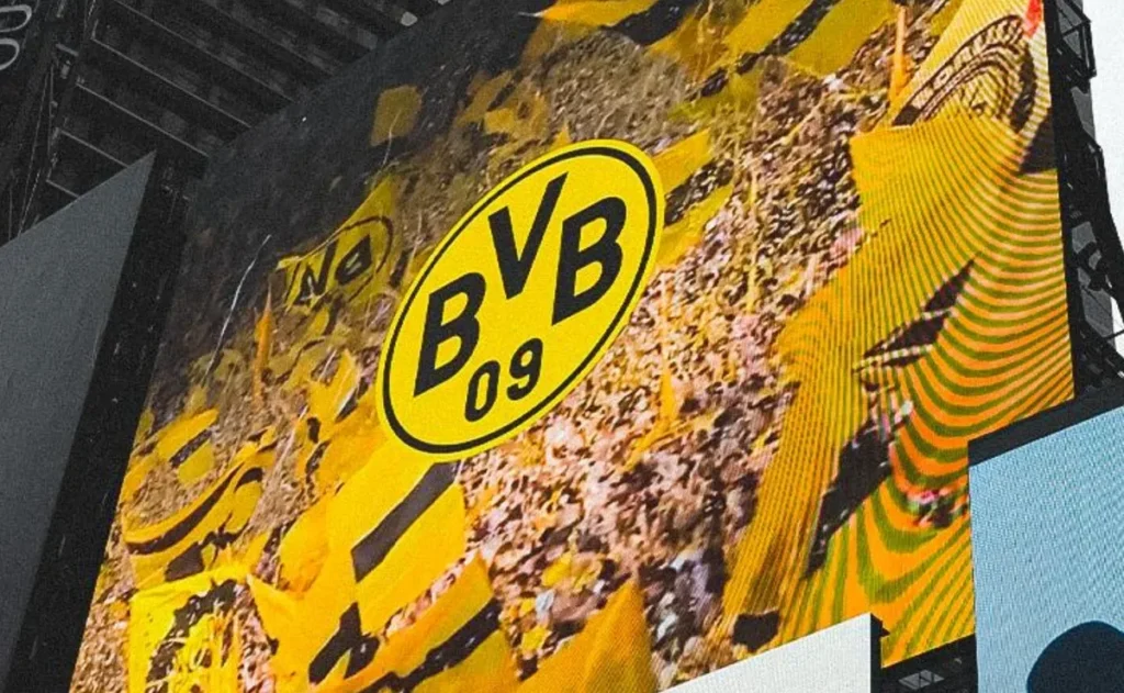 Borussia Dortmund Lights Up New York City with Times Square Cup