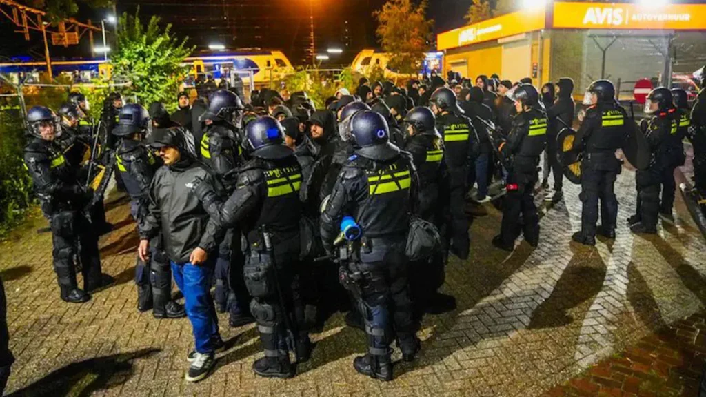 Eindhoven Police Detain 230 Napoli Fans Before Champions League Match