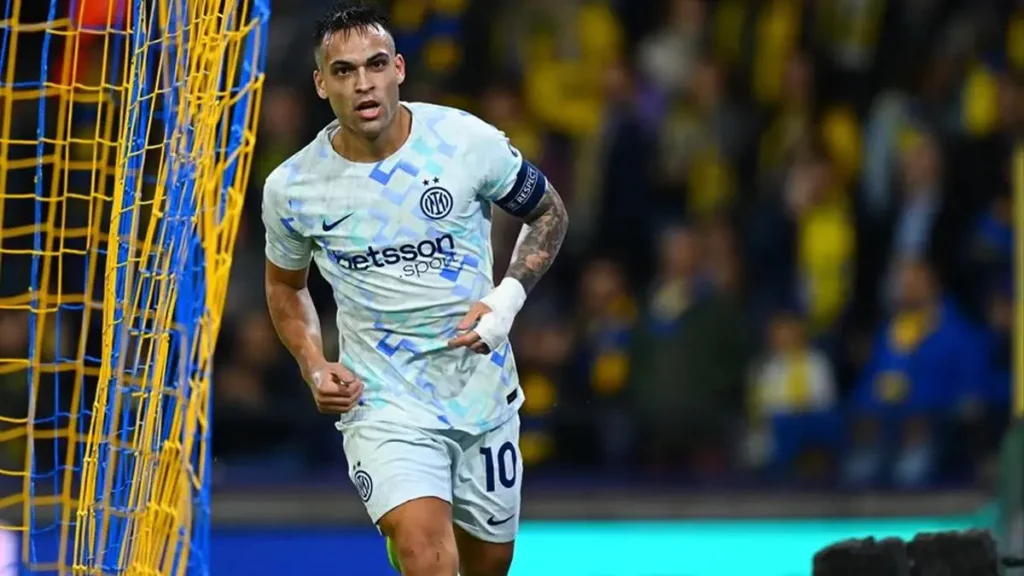 Lautaro Martínez Becomes Top Scorer with 11th Champions League Goal in 2025