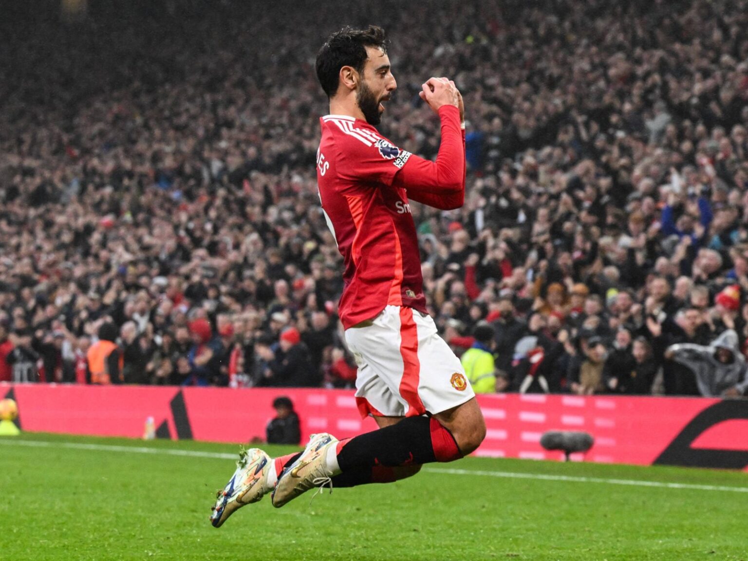 Manchester United Set for Record Sale of Star Player