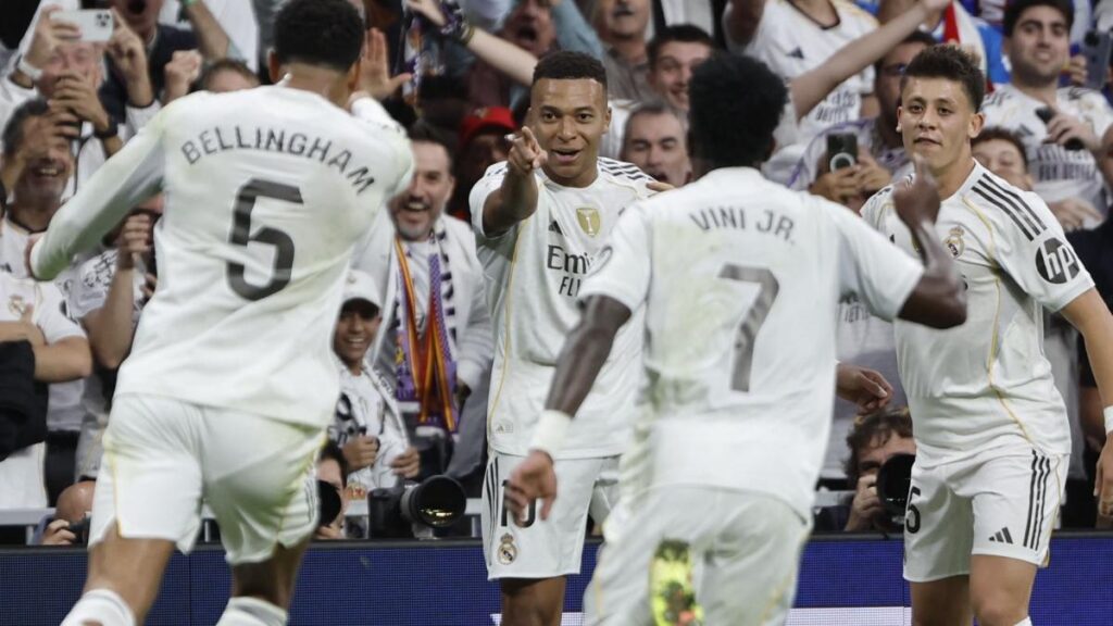 Massive Brawl Breaks Out After Real Madrid vs. FC Barcelona Clásico Massive Brawl Breaks Out After Real Madrid vs. FC Barcelona Clásico