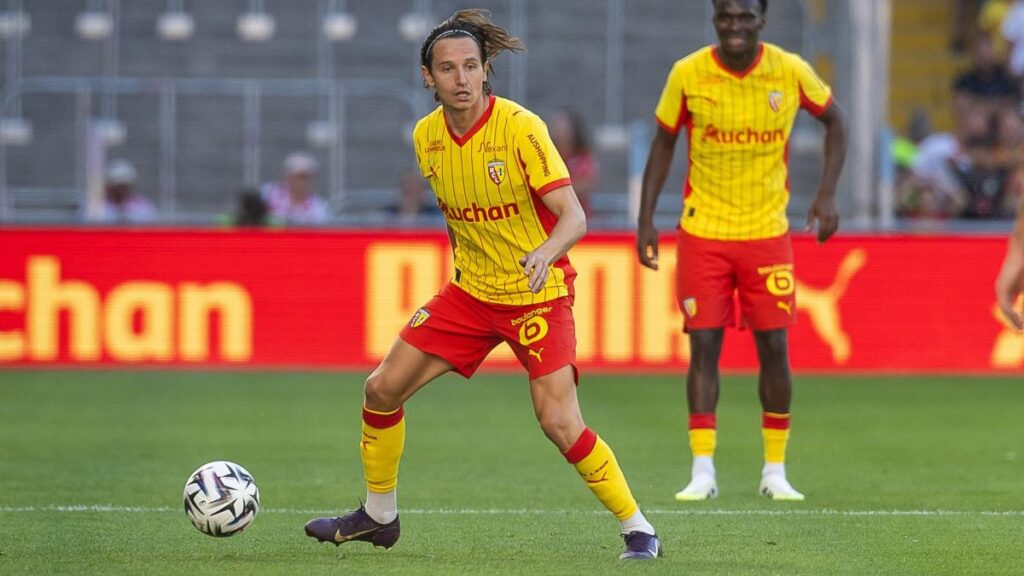 Pierre Sage Explores Florian Thauvin’s Impact at RC Lens Pierre Sage Explores Florian Thauvin’s Impact at RC Lens