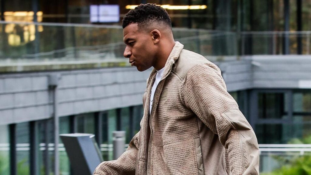 Kylian Mbappé’s Dubai Trip Sparks Buzz and Curiosity