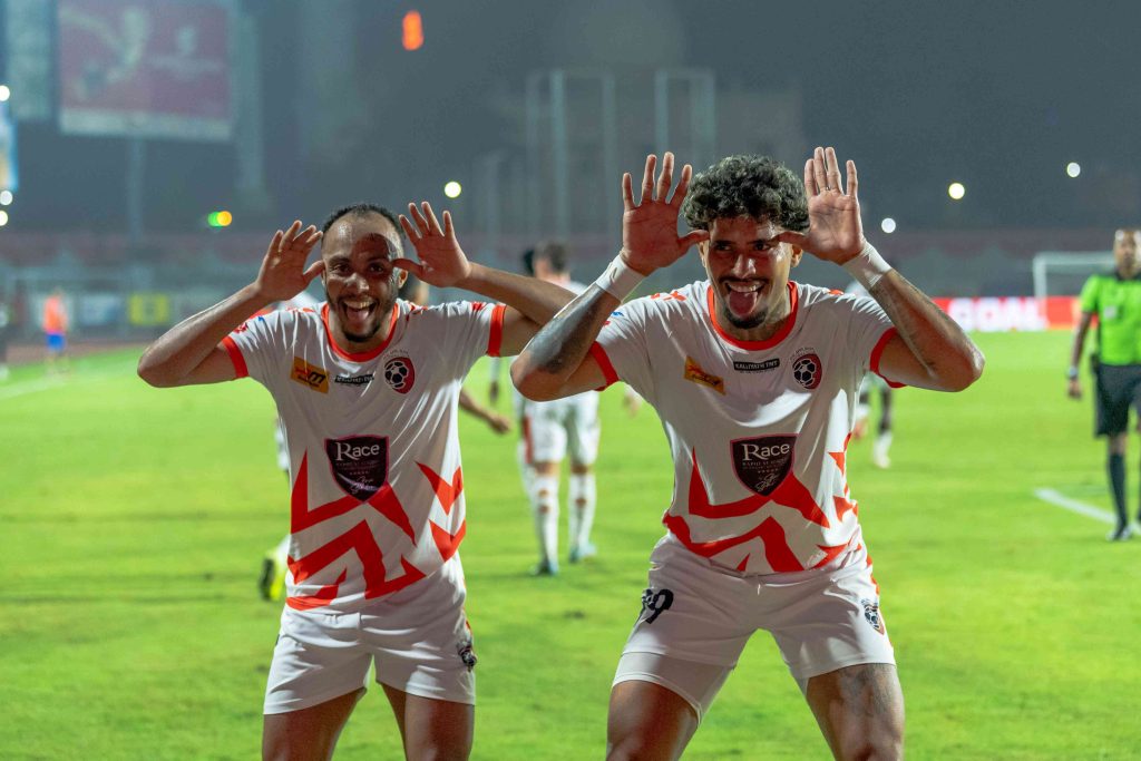 Thiruvananthapuram, Malappuram Neck-and-Neck as Contest Enters Final Round Thiruvananthapuram, Malappuram Neck-and-Neck as Contest Enters Final Round