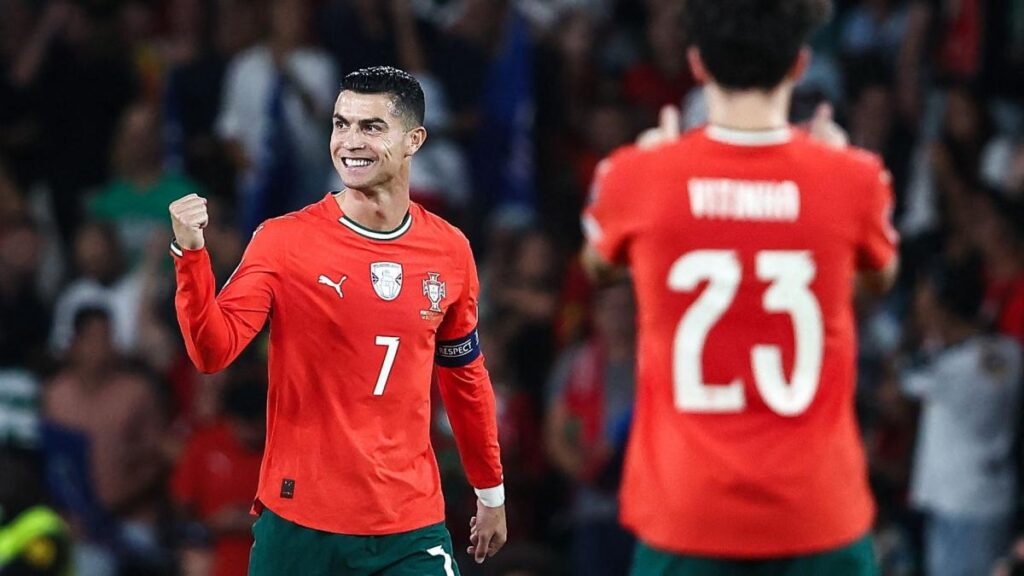 Cristiano Ronaldo Takes the Leap into MMA Fighting!