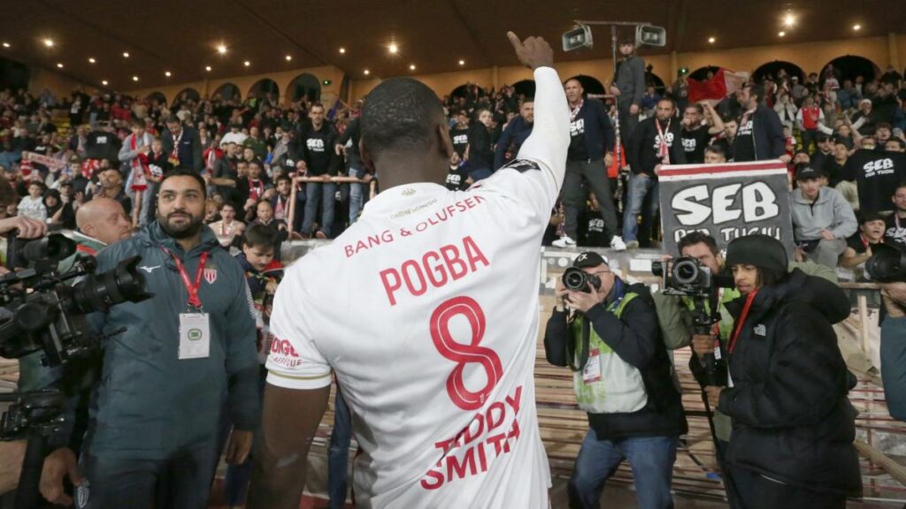 A Surreal Exchange Between Paul Pogba and a Fan A Surreal Exchange Between Paul Pogba and a Fan