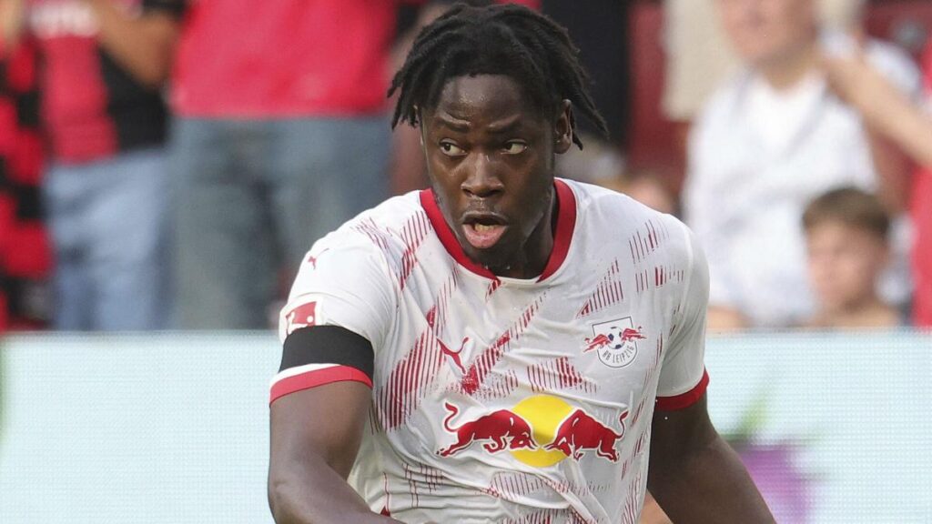 RB Leipzig is determined to keep El Chadaille Bitshiabu on their roster. RB Leipzig is determined to keep El Chadaille Bitshiabu on their roster.
