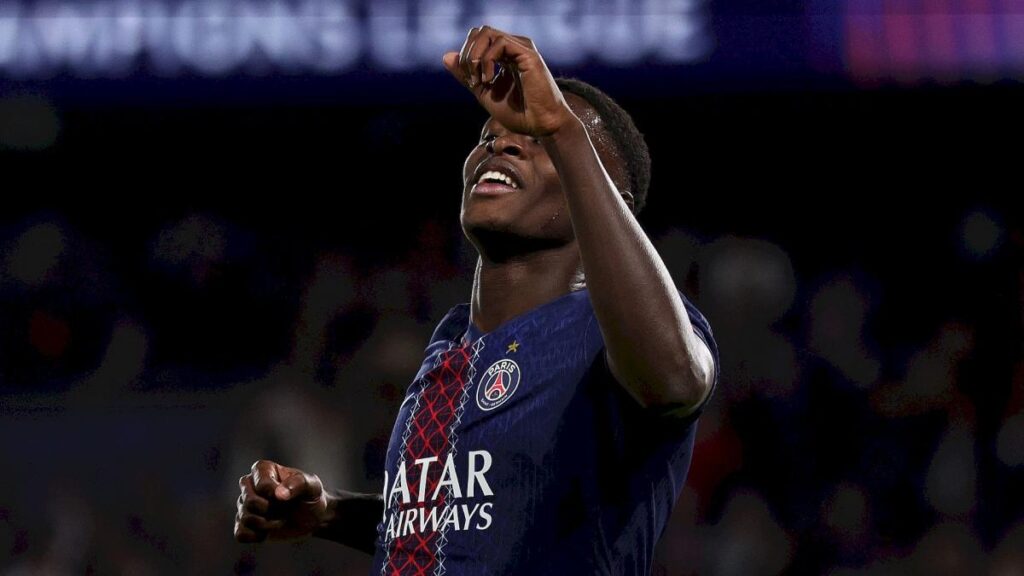 Nuno Mendes Exits at Halftime During Match Against Tottenham Nuno Mendes Exits at Halftime During Match Against Tottenham