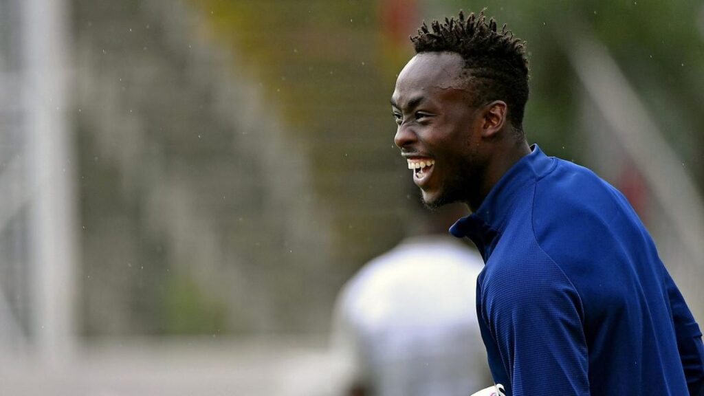 Tino Kadewere Apologizes to Journalist for Recent Remarks Tino Kadewere Apologizes to Journalist for Recent Remarks