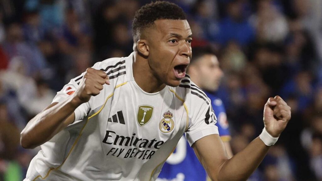 Real Madrid Thrashes Valencia as Kylian Mbappé Scores Twice Real Madrid Thrashes Valencia as Kylian Mbappé Scores Twice