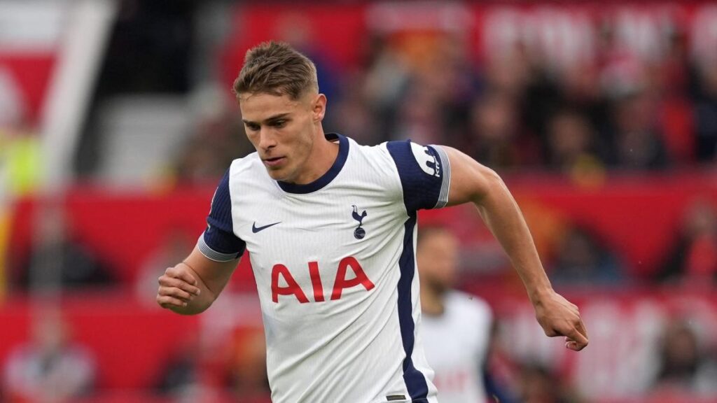 The Wild Essence of Micky van de Ven’s Signature Style The Wild Essence of Micky van de Ven’s Signature Style