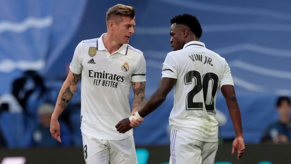 Toni Kroos Guides Vinicius Jr. on the Path to Success