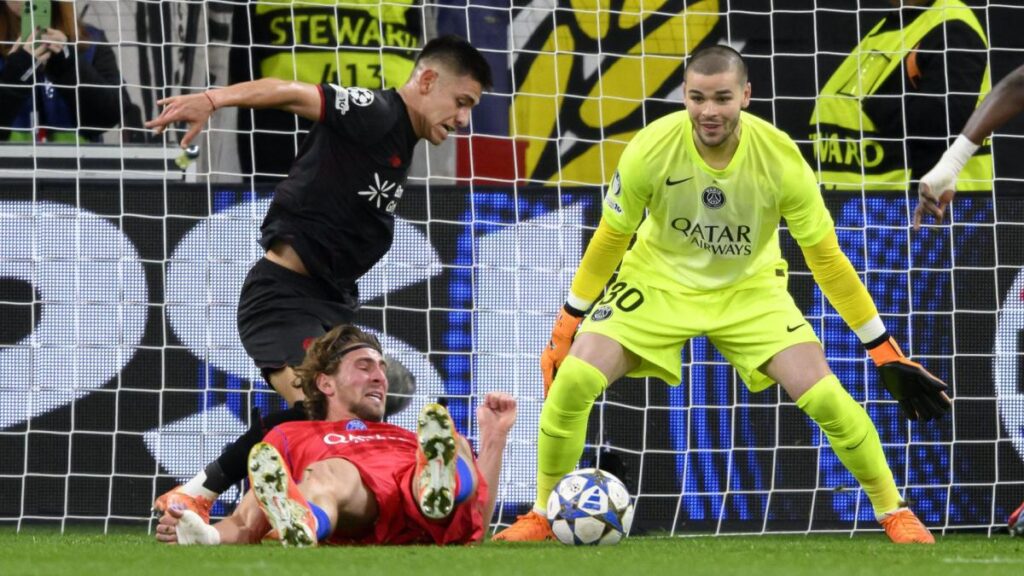 Marquinhos Rallies to Support Zabarnyi and Chevalier in Their Time of Need