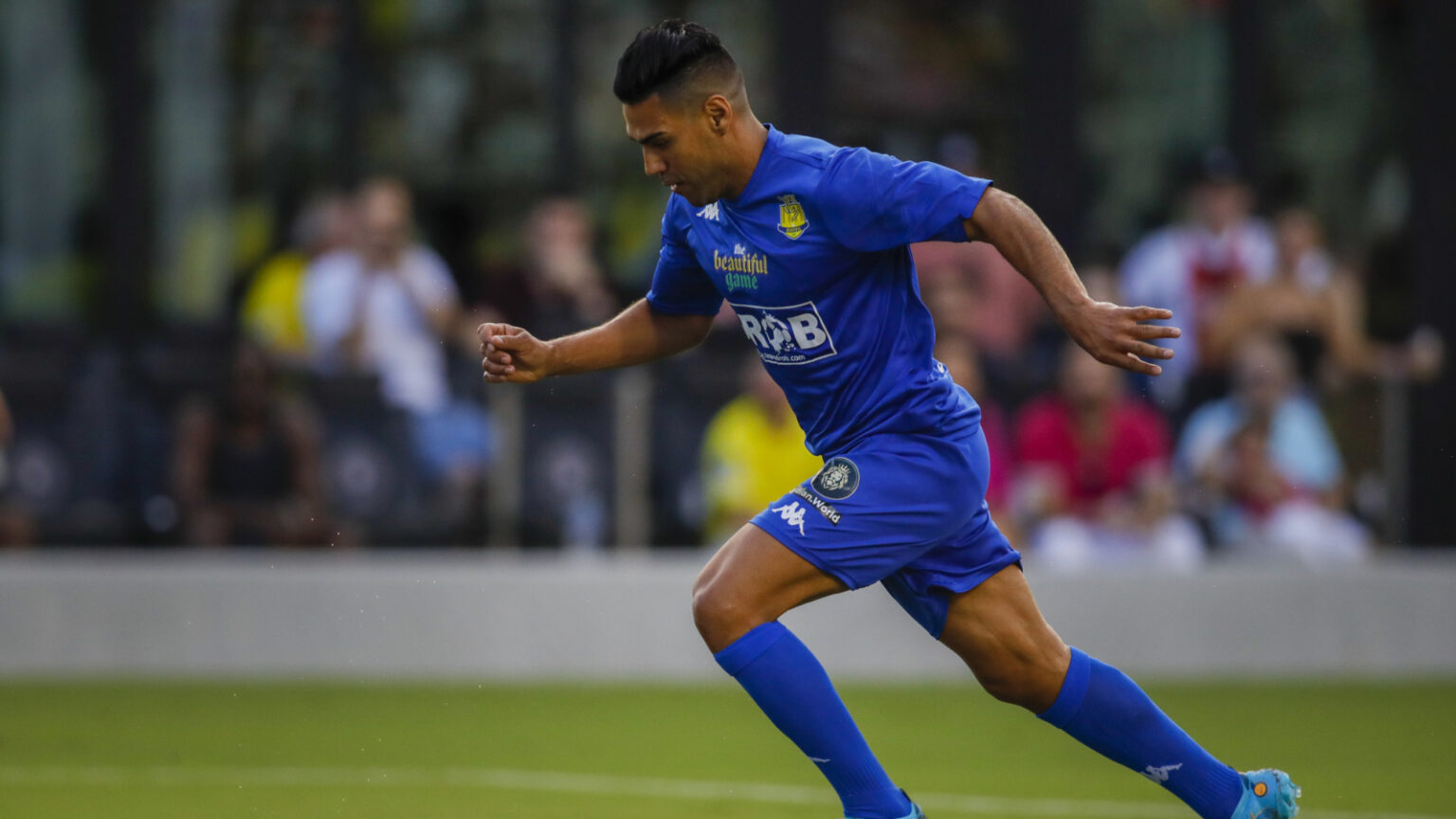 Colombia Midfielder Reveals Joining Date for Manchester United