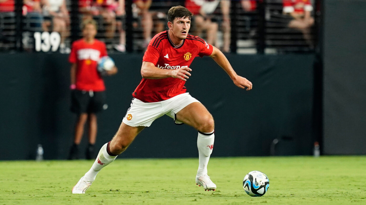 Manchester United Eyes Two Candidates to Replace Harry Maguire