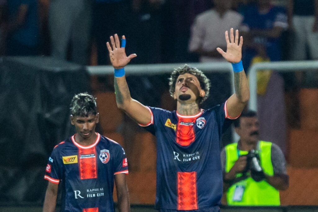 Super League Kerala: Malappuram Defeats Kochi to Secure Semi-Final Spot Super League Kerala: Malappuram Defeats Kochi to Secure Semi-Final Spot