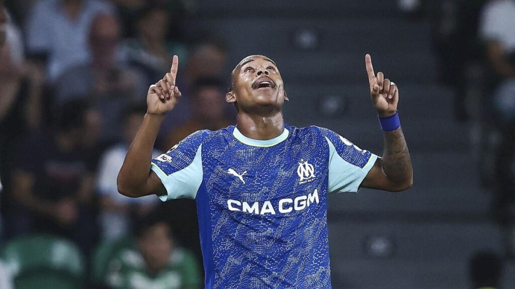 Igor Paixao Nets His Fourth Goal in This Season’s Champions League Igor Paixao Nets His Fourth Goal in This Season’s Champions League