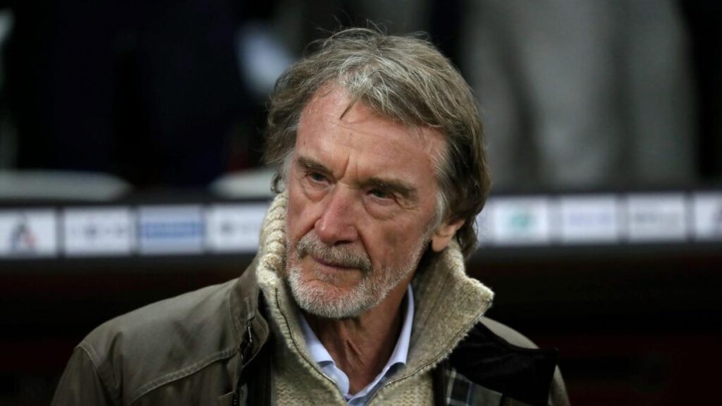 Manchester United Faces a Staggering €1.47 Billion in Debt Challenges Manchester United Faces a Staggering €1.47 Billion in Debt Challenges